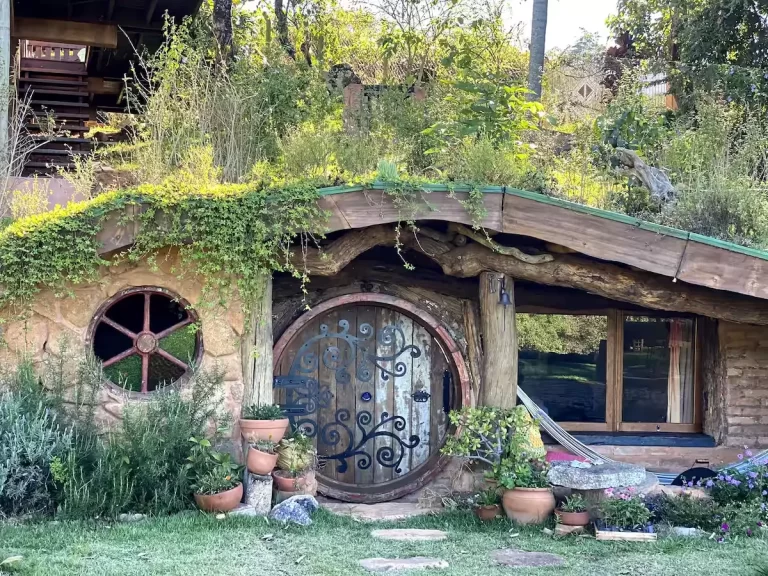 Viva a Magia de “O Senhor dos Anéis” em uma Hospedagem Hobbit no Interior de São Paulo