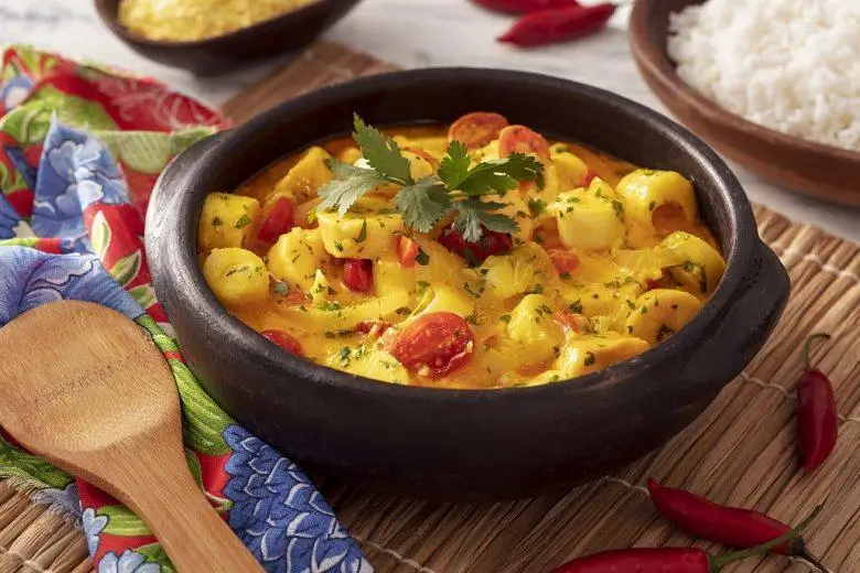Moqueca de palmito com banana da terra