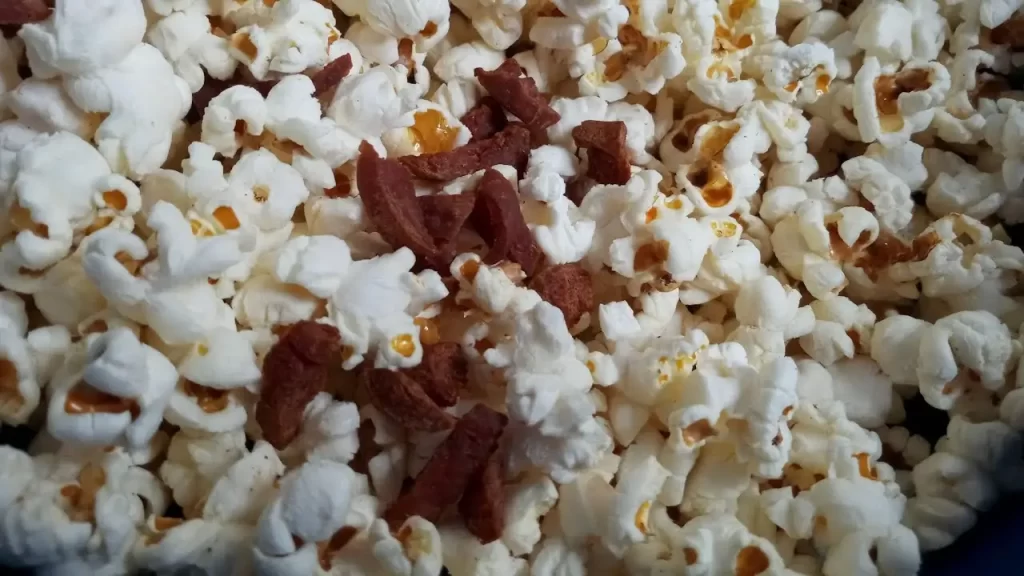 Pipoca-com-Linguicinha-Frita
